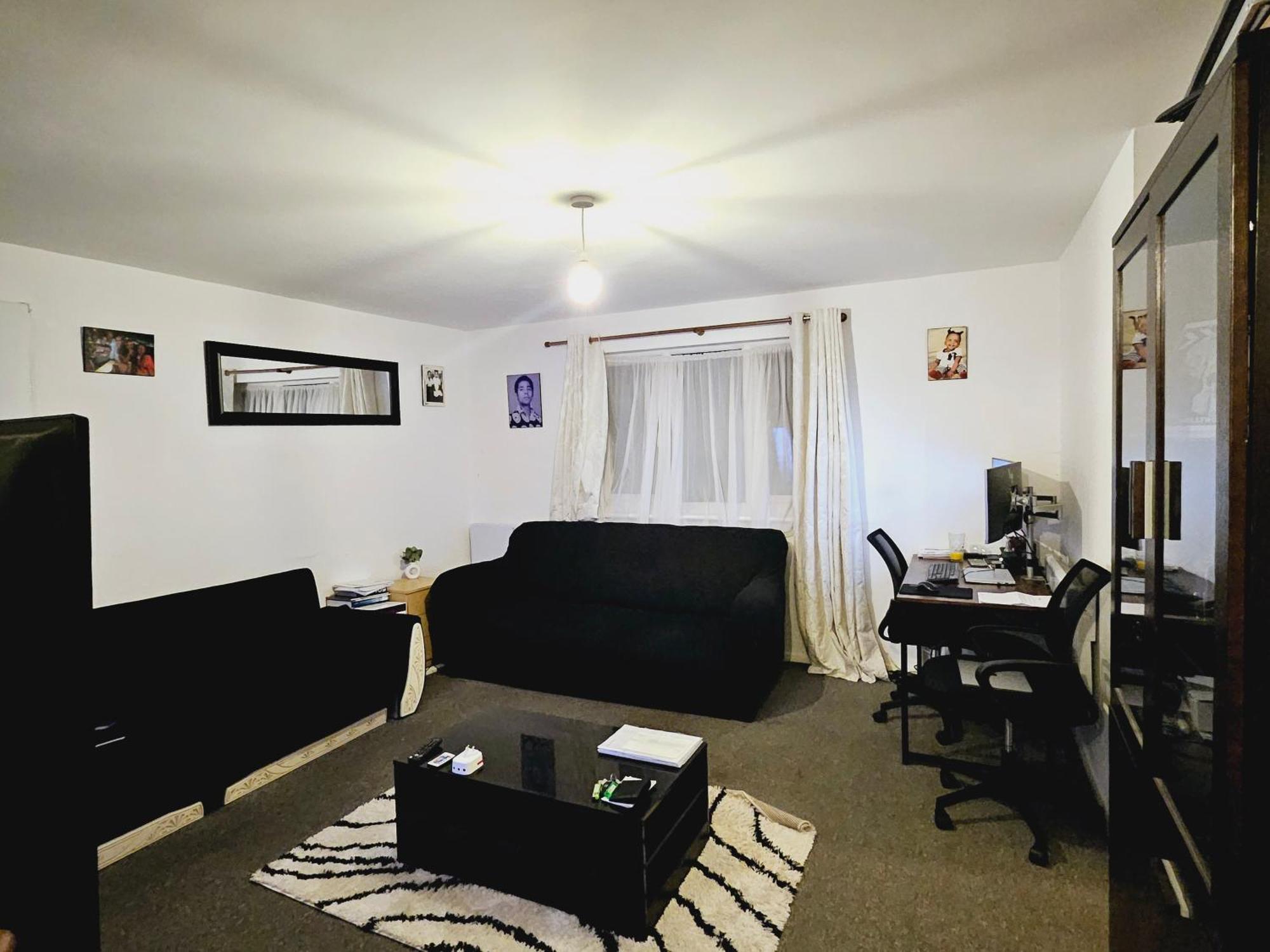 Lovely Fully Furnished One Bed Flat To Let Enfield Bagian luar foto
